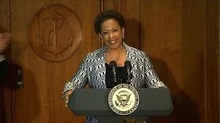 Loretta Lynch is sworn in as chief law enforcement officer