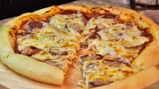 بيتزا ببروني بالعجينه الايطاليه (2) من غير سكر او بيض او حليب..    ..  Pizza with Italian  dough