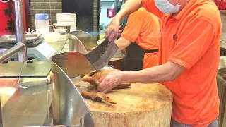 深水埗 師傅刀刀勁有力 快又準！靚靚 #滷水鵝 #大豬手  The master is powerful,fast ! #Marinated Goose #Pig Hand #Pork Belly