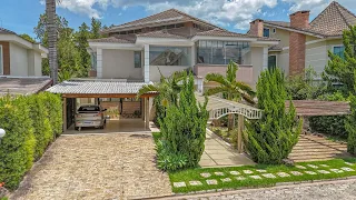 CHARMOSA CASA COM ADEGA DIFERENCIADA, PISCINA E SAUNA EM ATIBAIA SP