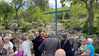 Wow ! Look what happens at the Blue Crosses Medjugorje