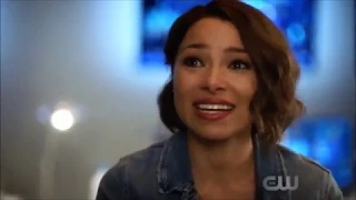 The Flash 5x04 Nora tells Iris why she's Angry at her