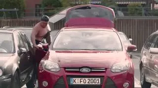 Борцы сумо в рекламе Ford   Door Edge Protect