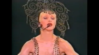 Madonna – Special on The Girlie Show in Tel Aviv