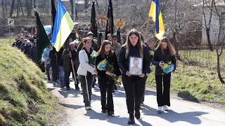 ВІДДАВ ЖИТТЯ ЗА МАЙБУТНЄ УКРАЇНИ. У ЯМНИЦЬКІЙ ГРОМАДІ ПОПРОЩАЛИСЯ З ГЕРОЄМ ІГОРЕМ КУШНІРЕНКОМ