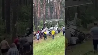 Footage of the first minutes after the crash of a Russian Mi 24 helicopter in Belarus