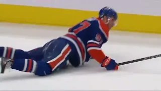 Oilers McDavid So UNHAPPY With Referee He FALLS