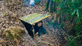 GIRL LIVE OFF GRID, BUILD THE MOST SECRET UNDERGROUND HOUSE TO HIDE IN THE JUNGLE