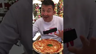 Errico Porzio prova Crazy Pizza di Flavio Briatore