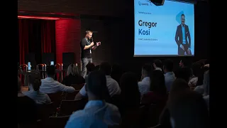 Gregor Kosi z osebno zgodbo - od popolnega začetnika do generalnega direktorja. (Quantifly Connect)