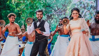 Kerala Wedding Couple Surprise Shinkari Melam Performance | കല്യാണ ചെക്കൻ നയിക്കുന്ന ശിങ്കാരി മേളം