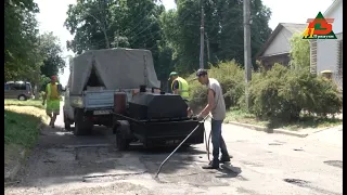 У Прилуках триває ямковий ремонт