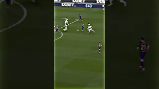 Messi suprised Édgar Badía 😊