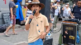 A VOZ DESSE GAROTO E INCRÍVEL NÃO TEM PRA NINGUÉM O FENÔMENO DA AVENIDA PAULISTA