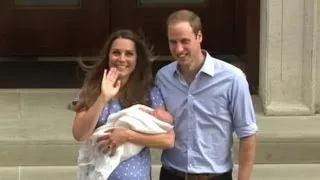 Prince William and Kate Middleton's Baby Makes 1st Public Appearance Outside St. Mary's Hospital