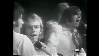 Beach Boys - Paris 1969 enhanced audio -  I can hear music