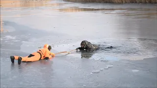 Порятунок людини, що провалилася під лід