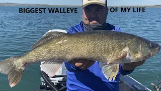 Jigging for BIGGEST WALLEYE OF MY LIFE - FORT PECK RESERVOIR