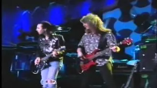 Tie Your Mother Down - Brian May, Joe Satriani, Steve Vai (Leyendas de la Guitarra Sevilla '92).mp4