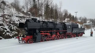 52 8141-5 nimmt am 23.12.2023 in Cranzahl Wasser #dampflok #eisenbahn #traumberuf #sonderzug