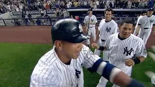 Yanks win as Castillo drops popup