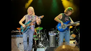 Beautiful guitar by Steve Morse on Vista Grande with Steve Morse Band at Capitol Theater, Clearwater