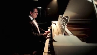 Пианист Роман Куровцев - Есть Только Миг автора Александра Зацепина (piano cover)