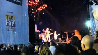 Hall & Oates - Out of Touch PNE 2011