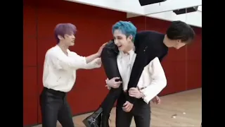 Chan helping lee know to slap butts