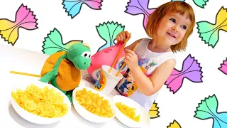 Pretend play cooking real food for kids with baby Bianca - Videos for kids with toys