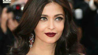 Hot Aishwarya Rai Bachchan At Cannes Red Carpet Walk 2017