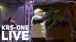 KRS-One Live in Charlotte: Unstoppable MC Mastery Amidst Sound Issues - A Hip-Hop Time Warp!