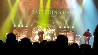 Saxon - Motorcycle Man ( Live @ 013 Tilburg 11-11-2016 )