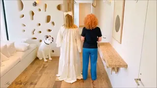 Sia - Unstoppable acapella with comedian Kathy Griffin