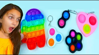 СИМПЛ ДИМПЛ vs ПОП ИТ! ЧТО КРУЧЕ? Simple Dimple vs Pop It Челлендж Эволюция Fidget Toys 3D Валеришка