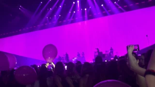 Ariana Grande ft. Cashmere Cat - Quit LIVE @ Ziggo Dome Amsterdam Dangerous Woman tour