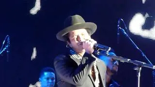 Bruno Mars - O2 London *Young Girls* (Jingle Bell Ball)