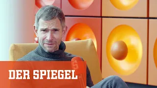 Micky Beisenherz bei DER SPIEGEL FRAGT: Über Dieter Nuhr, das Dschungelcamp und die Comedy-Szene