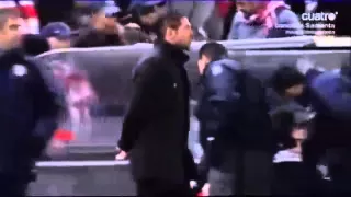 El corte de mangas del Cholo Simeone a Gil Manzano que no vio nadie