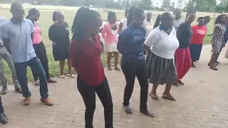 Asumbi girl's school teacher's Jerusalema challenge