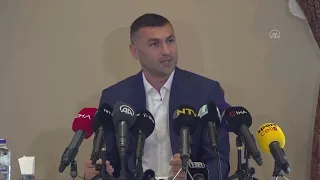 Burak Yılmaz, futbolu bıraktığını açıkladı