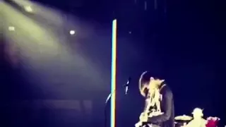 Incredible guitar solo Josh Klinghoffer during the soundcheck in San Diego