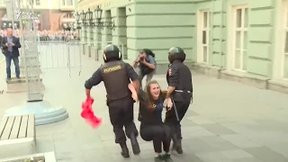 Видео избиения и задержаний в Москве во время митинга против пенсионной реформы