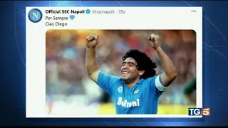 Annuncio della morte di Diego Armando Maradona - Servizio TG5