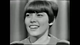 Mireille Mathieu 'L'Hymne à l'amour' 1966
