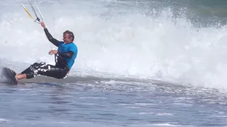 Kitesurfing Chasing Waves