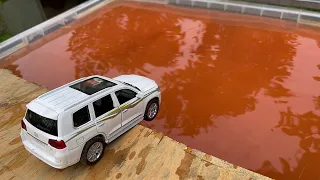 Cars Fall In The Water Welly Cars | 車は水に落ちるウェルリーカー