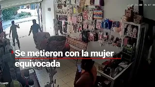 ¡Con lo que tuviera a la mano! Mujer se defiende de un atraco y ahuyenta a los criminales