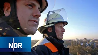 Feuerwehr: Alltag im Rettungswagen und auf dem Löschzug | 7 Tage | NDR