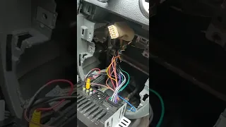 cómo conectar mandos del volante Optra a radio pantalla